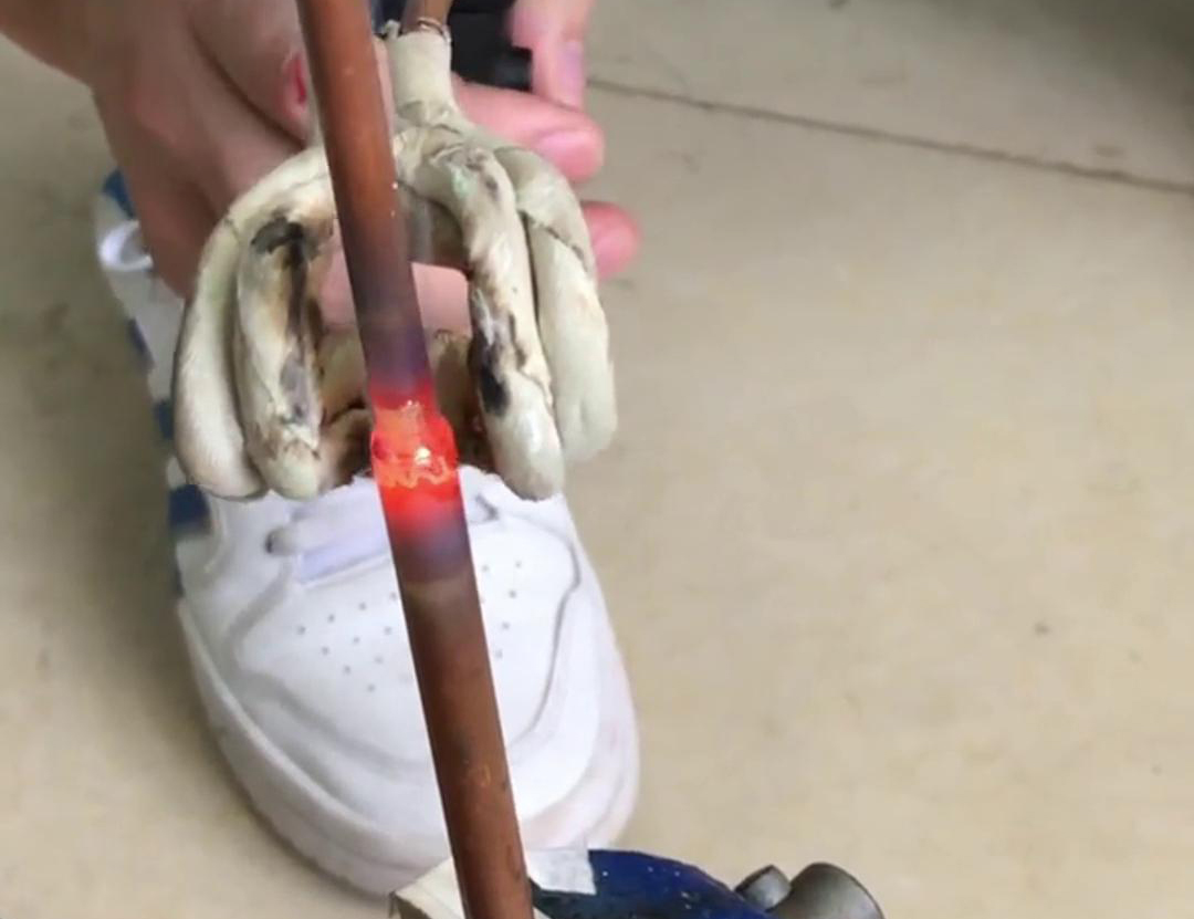 手持式高頻焊接設(shè)備，4-16銅管焊接，2秒焊接完成，代替火焰焊接，安全省時省人工